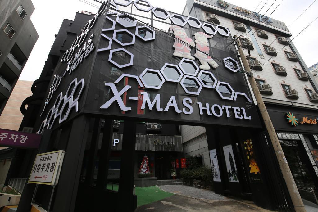 X-Mas Hotel แทจ็อน ภายนอก รูปภาพ